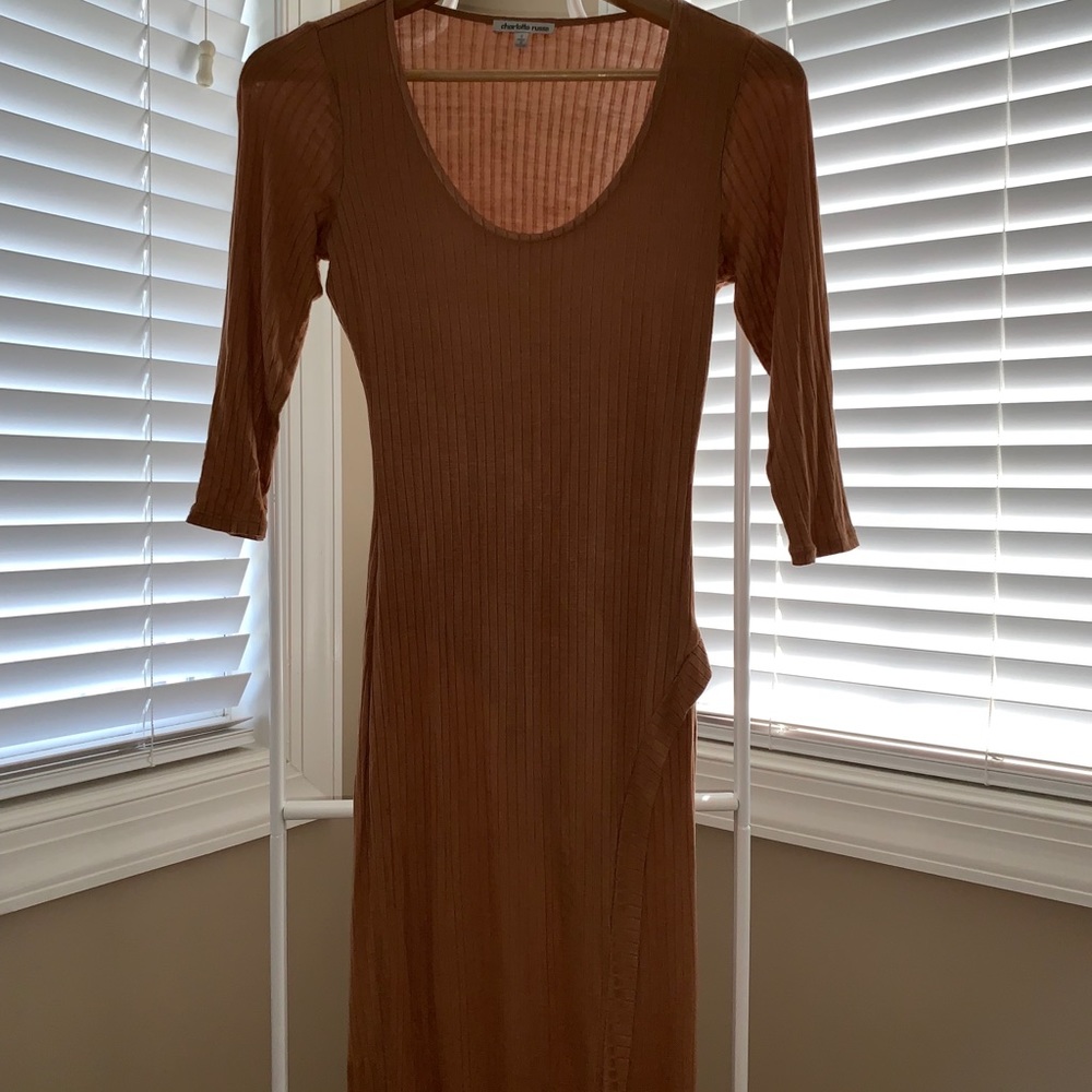 Quarter sleeve midi dress with slit